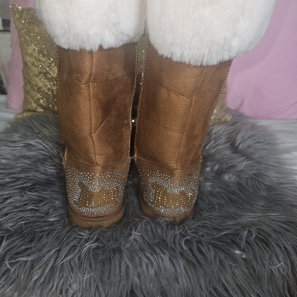 Juicy Couture Brown Boots with White Fur Trim